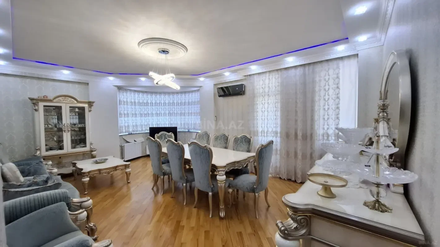 Satılır 4 otaqlı mənzil 165 m²