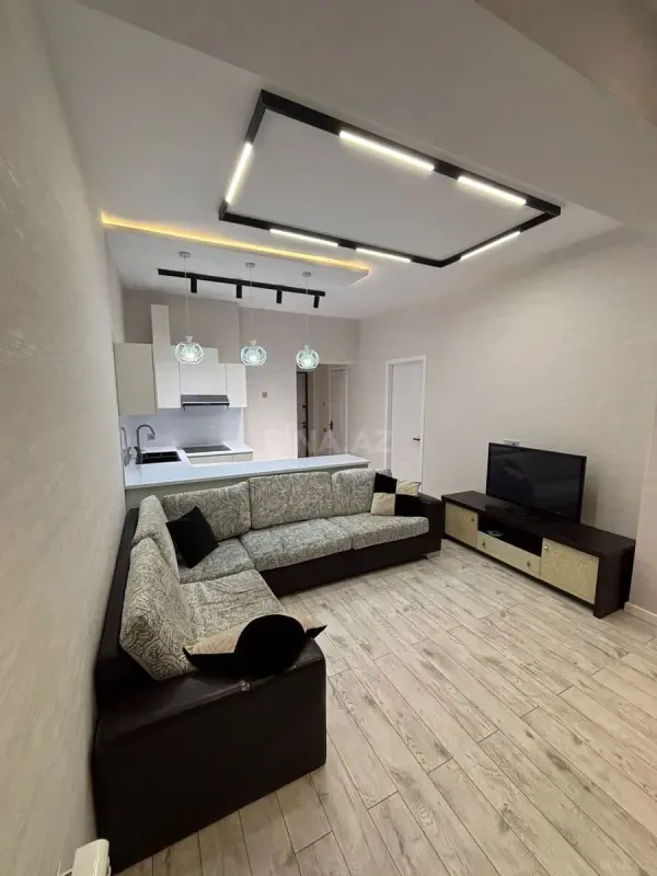 Kirayə verilir 2 otaqlı mənzil 75 m²