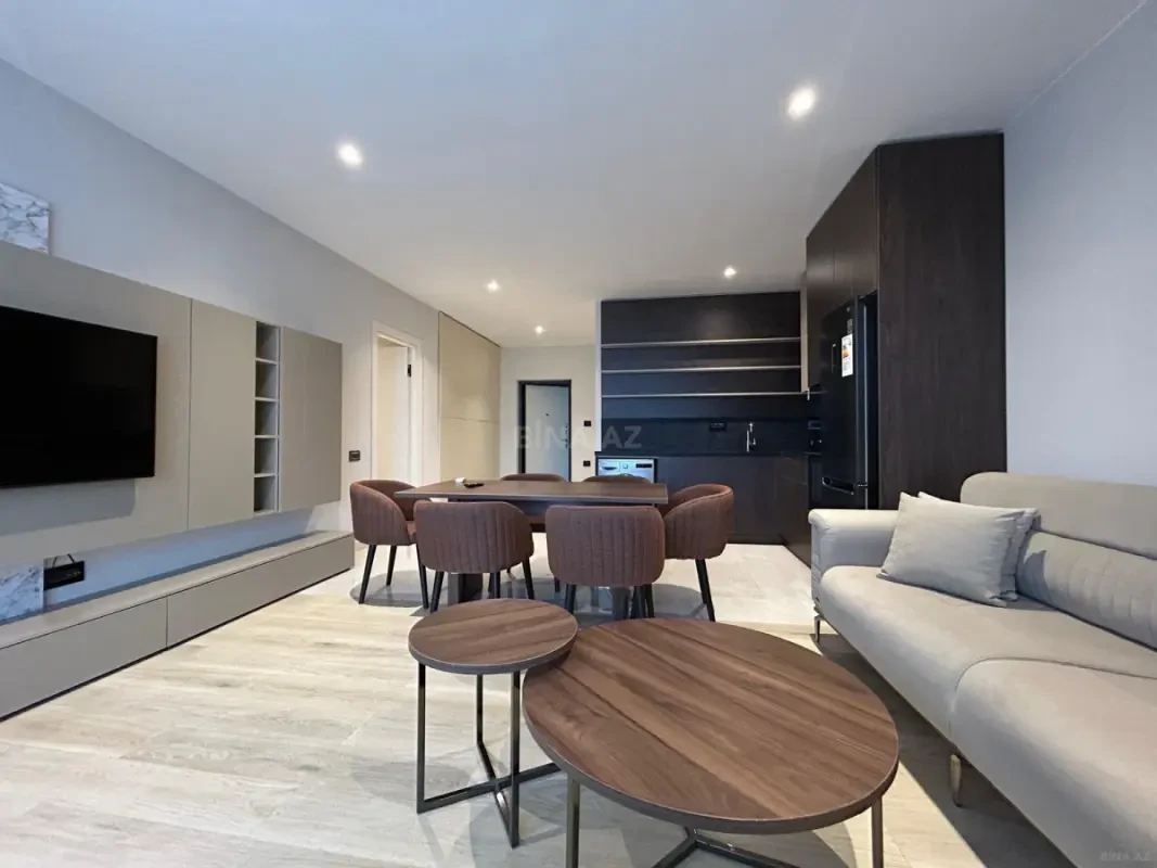 Kirayə verilir 2 otaqlı mənzil 101 m²