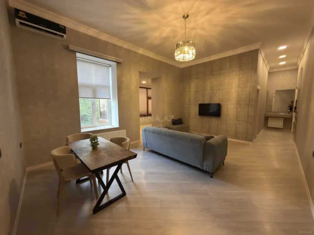 Kirayə verilir 2 otaqlı mənzil 73 m²