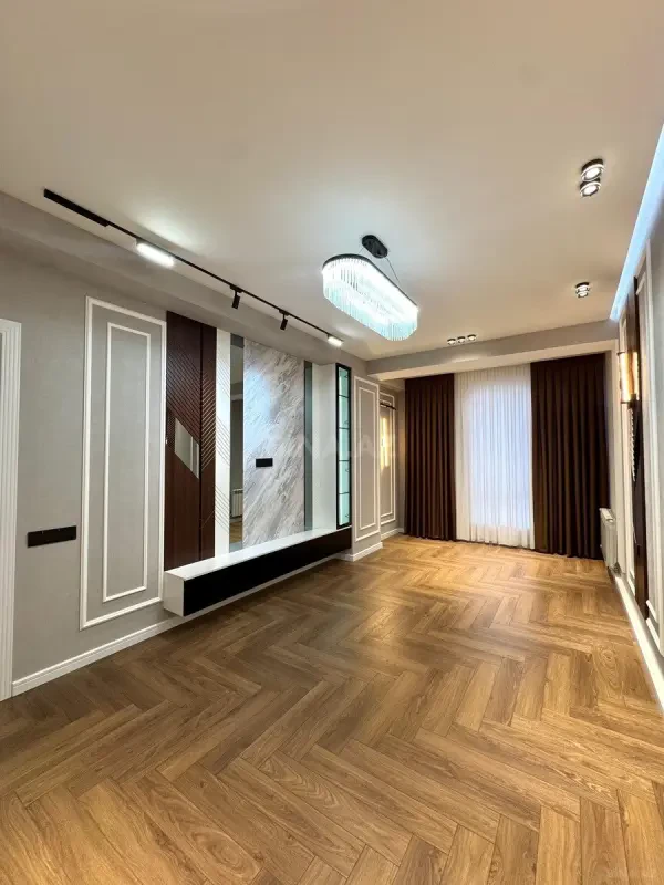 Satılır 3 otaqlı mənzil 98 m²