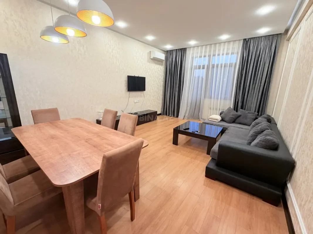 Kirayə verilir 2 otaqlı mənzil 100 m²