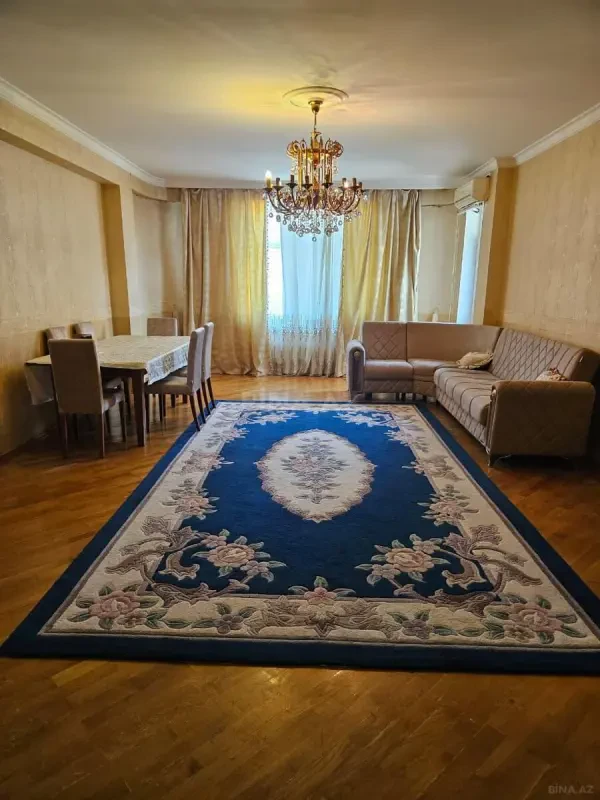 Kirayə verilir 3 otaqlı mənzil 140 m²