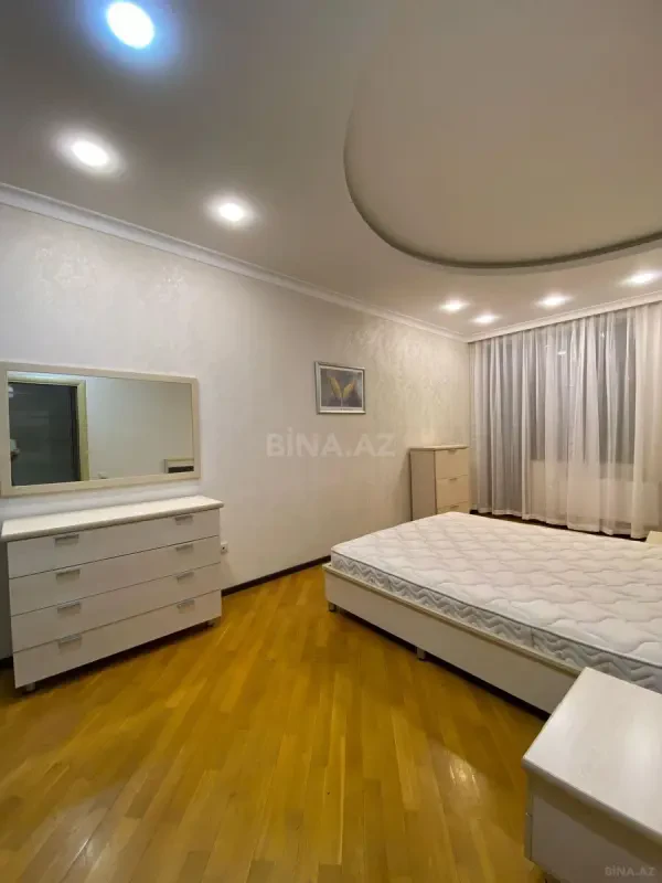 Satılır 2 otaqlı mənzil 91 m²