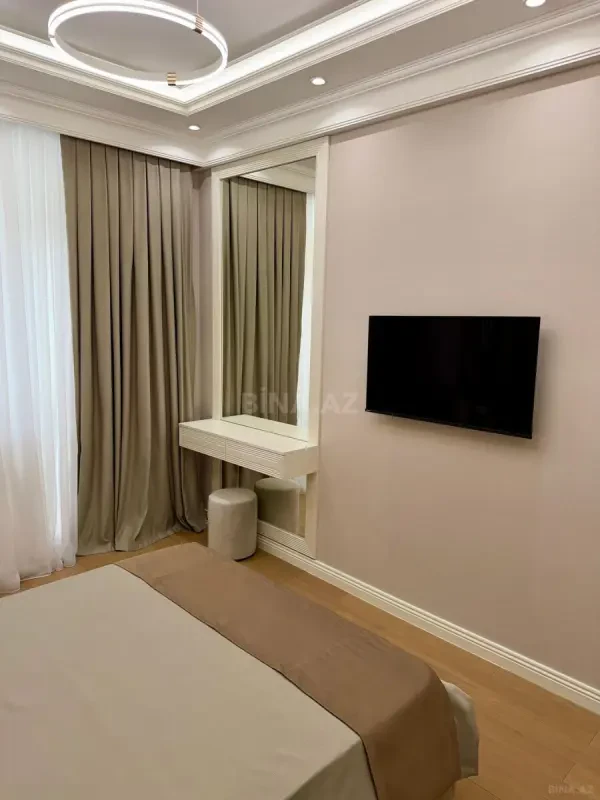 Kirayə verilir 2 otaqlı mənzil 90 m²