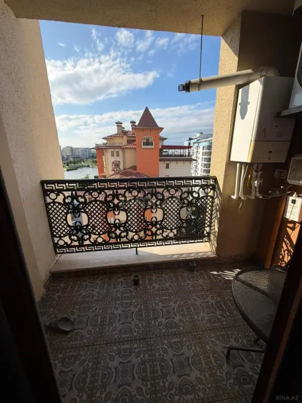 Kirayə verilir 3 otaqlı mənzil 130 m²