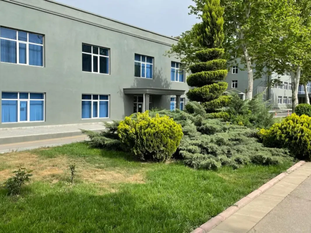 Kirayə verilir obyekt 580 m²