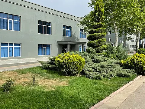 Kirayə verilir obyekt 580 m² — Gəncə 580.00 m²