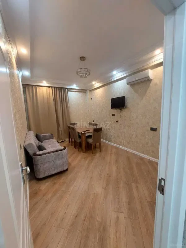 Kirayə verilir 2 otaqlı mənzil 78 m²