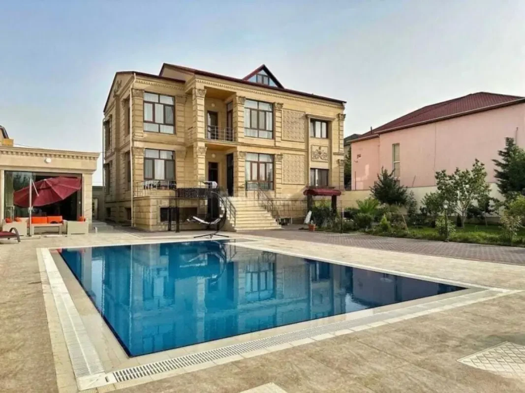 Kirayə verilir 6 otaqlı həyət evi 500 m²