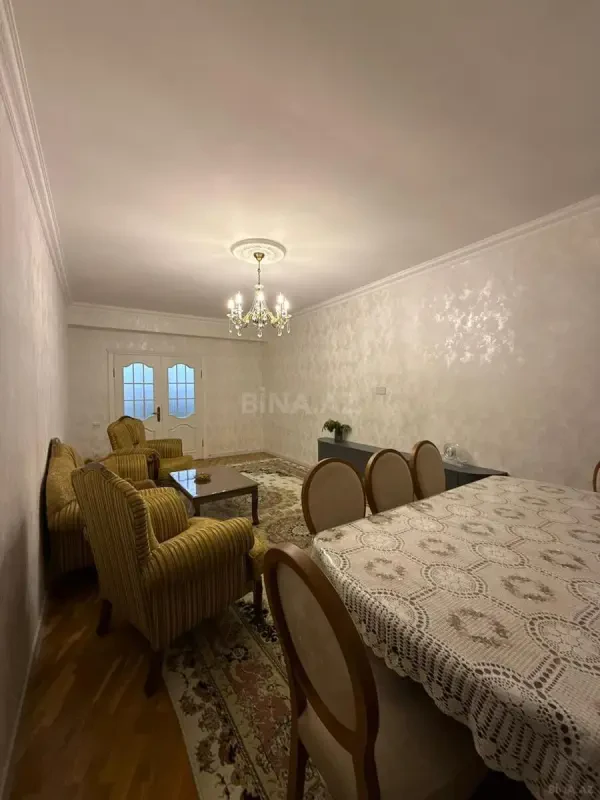 Satılır 4 otaqlı mənzil 140 m²