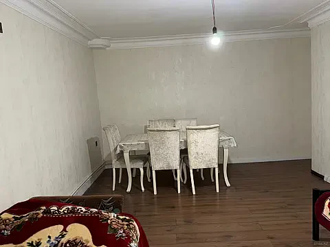 Kirayə verilir 3 otaqlı mənzil 102 m² — Bakı, Memar Əcəmi yanı 3 otaq 102.00 m²