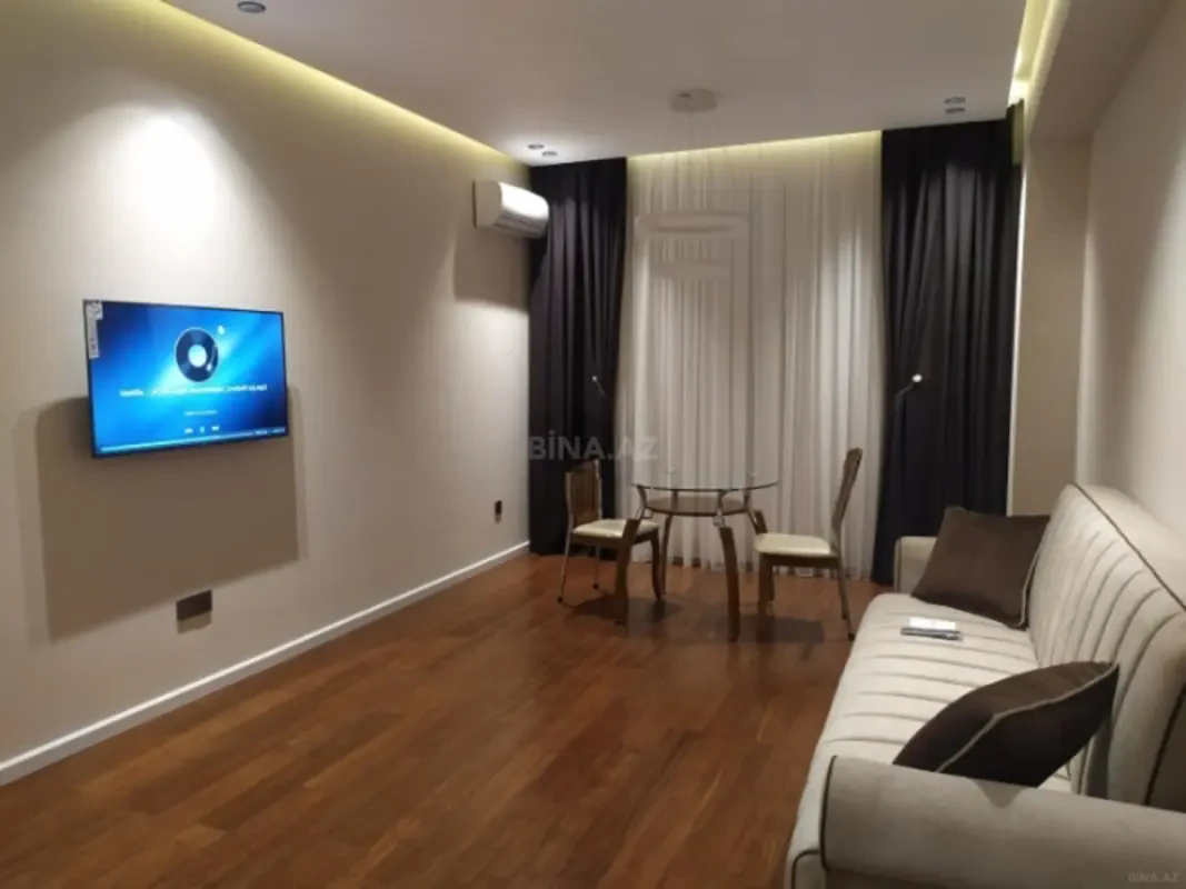 Kirayə verilir 2 otaqlı mənzil 67 m²