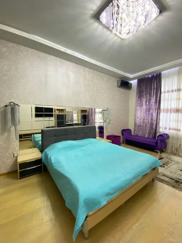 Kirayə verilir 3 otaqlı mənzil 150 m²