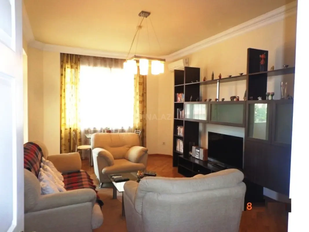 Kirayə verilir 2 otaqlı mənzil 95 m²