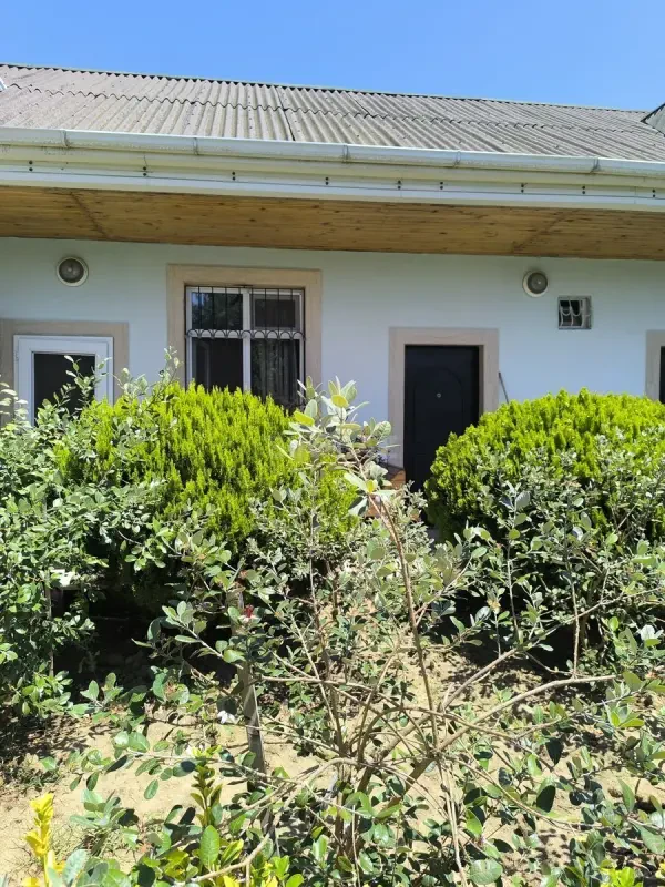 Satılır 2 otaqlı həyət evi 80 m²