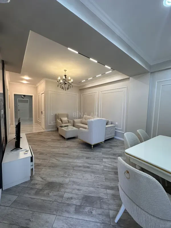 Kirayə verilir 2 otaqlı mənzil 100 m²