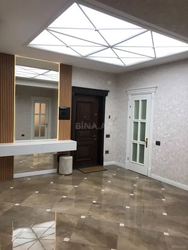 Kirayə verilir 3 otaqlı mənzil 150 m²