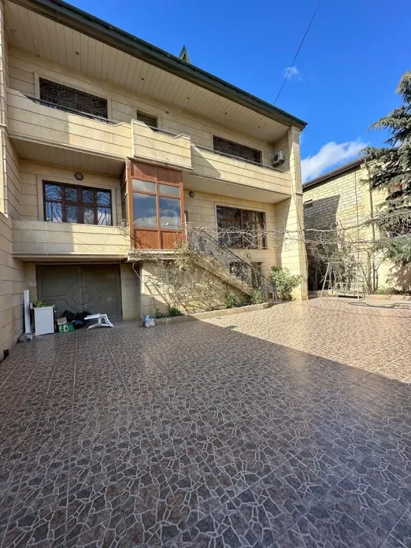 Kirayə verilir 5 otaqlı həyət evi 305 m²