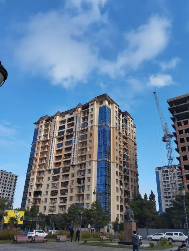 Kirayə verilir 2 otaqlı mənzil 75 m²