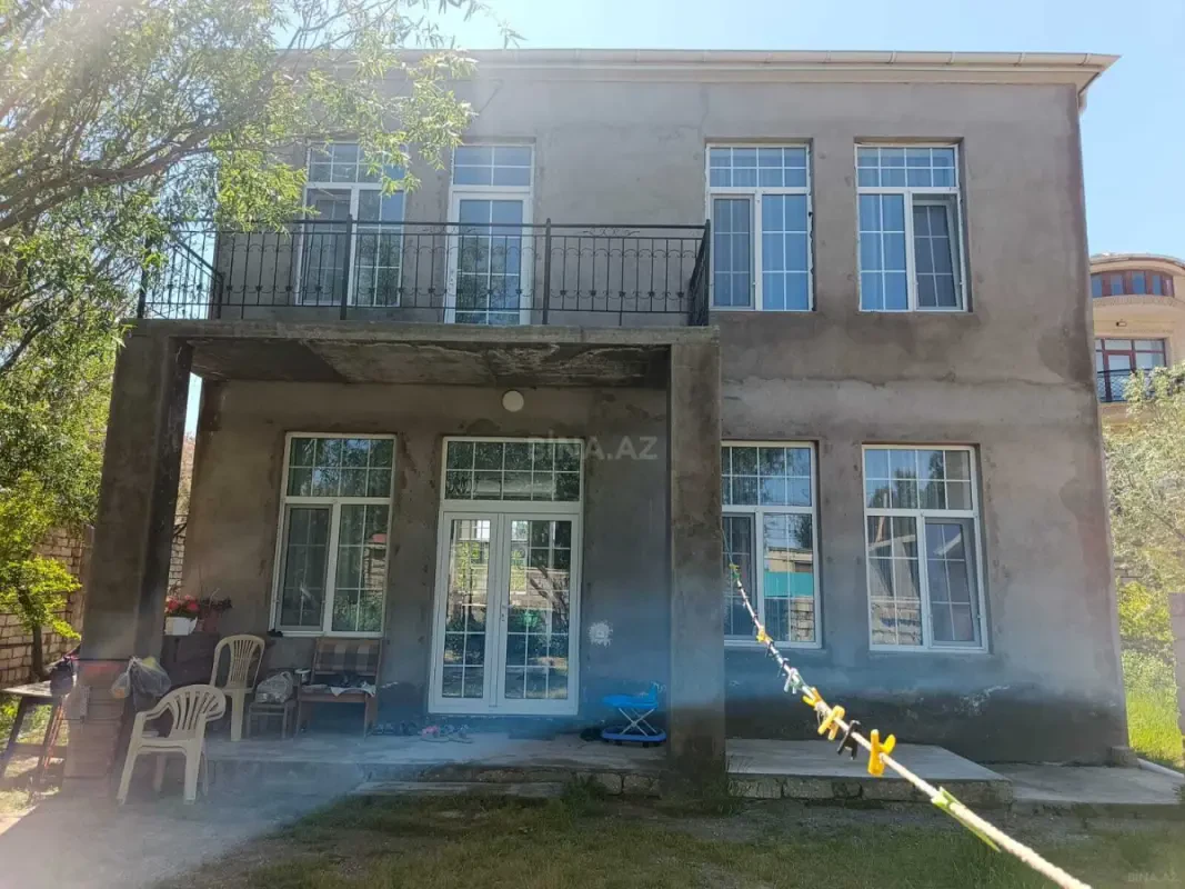 Satılır 4 otaqlı həyət evi 130 m²