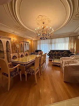 Satılır 4 otaqlı mənzil 215 m² — Bakı 4 otaq 215.00 m²