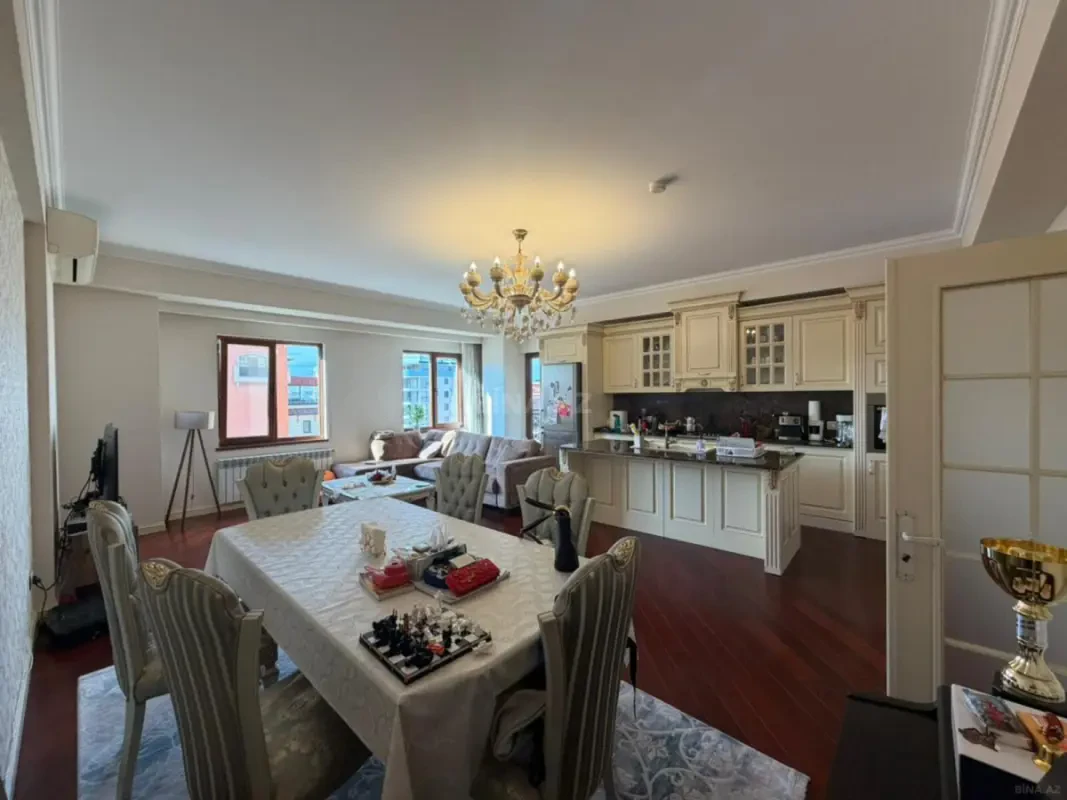 Kirayə verilir 3 otaqlı mənzil 140 m²
