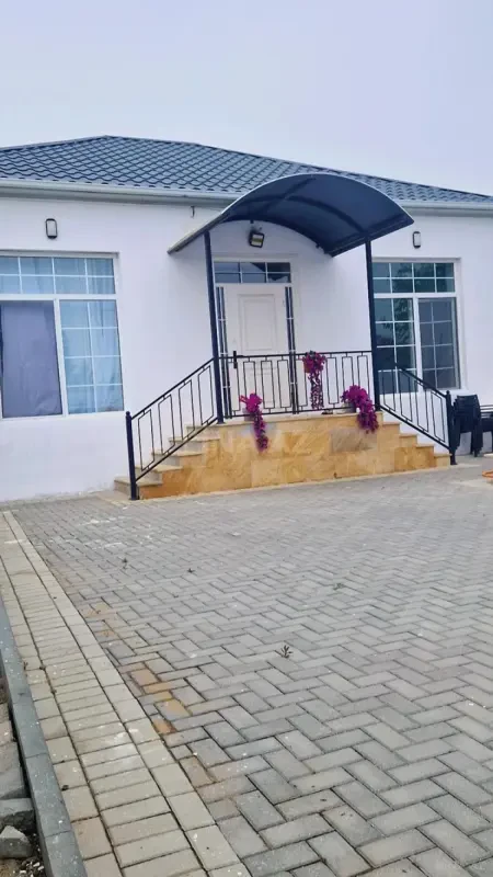 Kirayə verilir 3 otaqlı həyət evi 90 m²