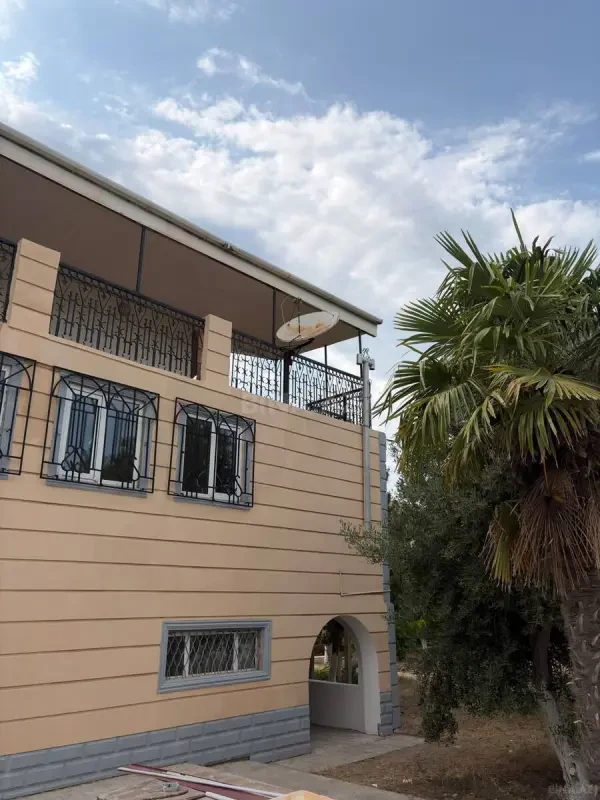 Satılır 5 otaqlı həyət evi 260 m²