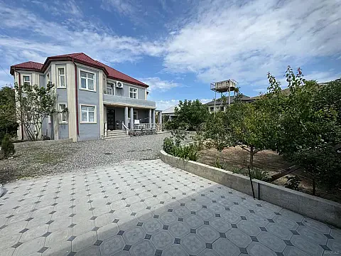 Satılır 12 otaqlı həyət evi 370 m² — Bakı, Binə 12 otaq 370.00 m²