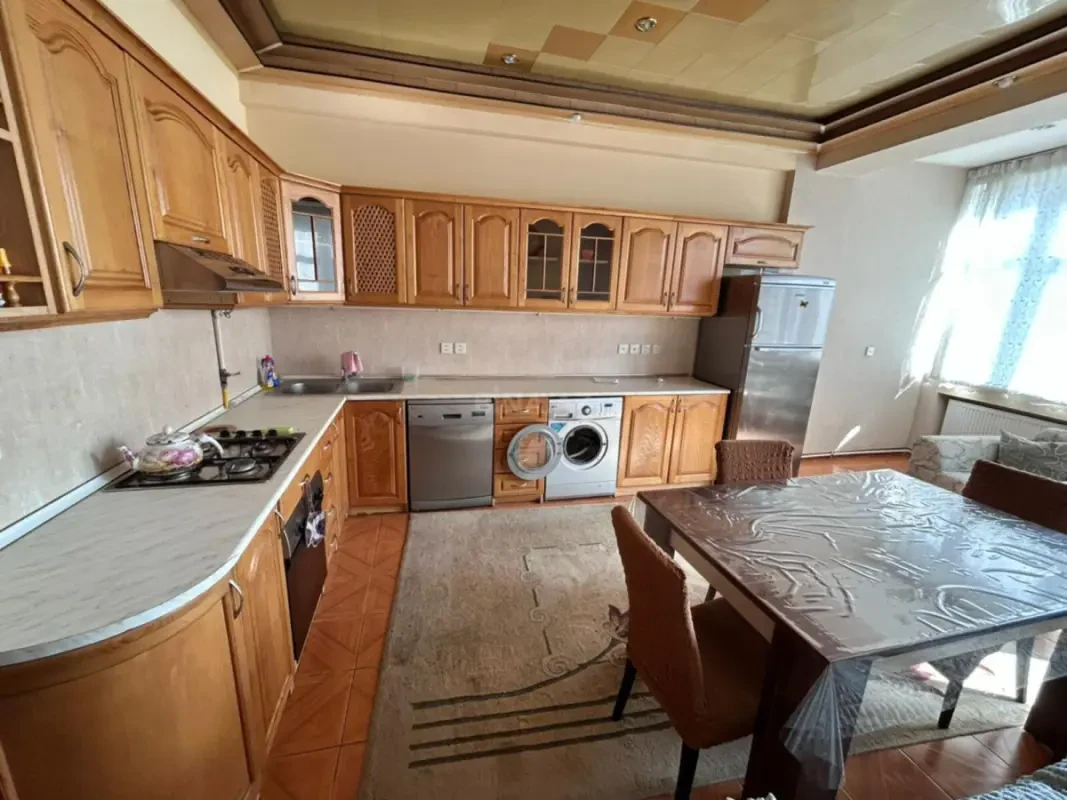 Kirayə verilir 3 otaqlı mənzil 170 m²