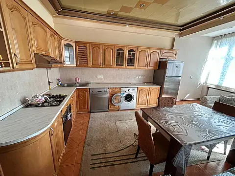Kirayə verilir 3 otaqlı mənzil 170 m² — Bakı 3 otaq 170.00 m²
