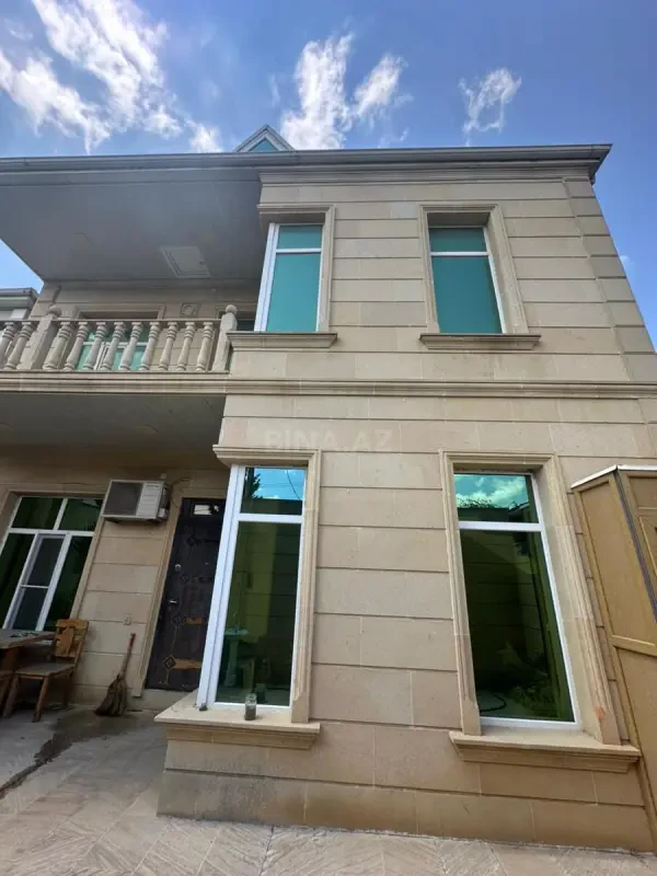 Satılır 6 otaqlı həyət evi 200 m²