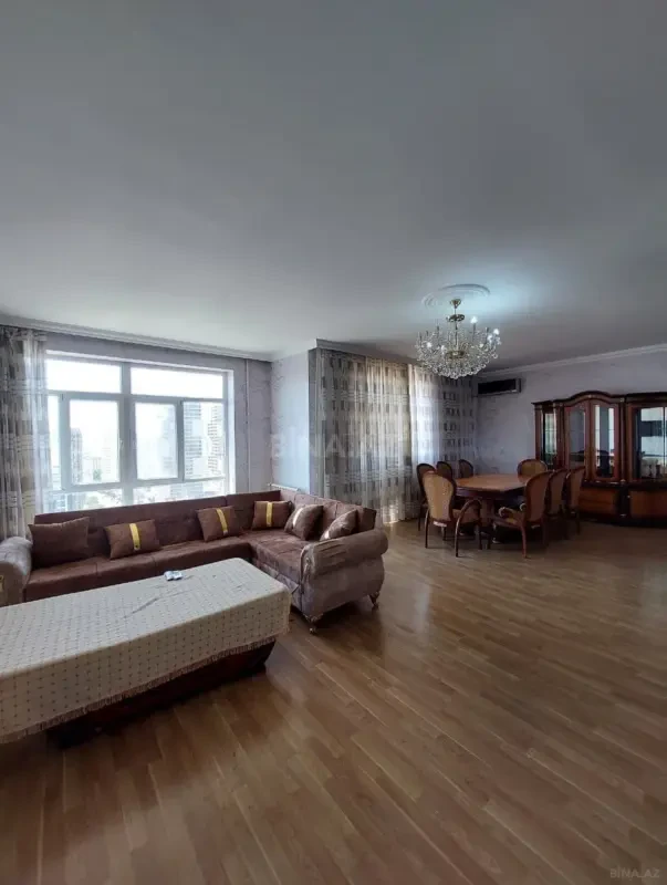 Kirayə verilir 3 otaqlı mənzil 150 m²