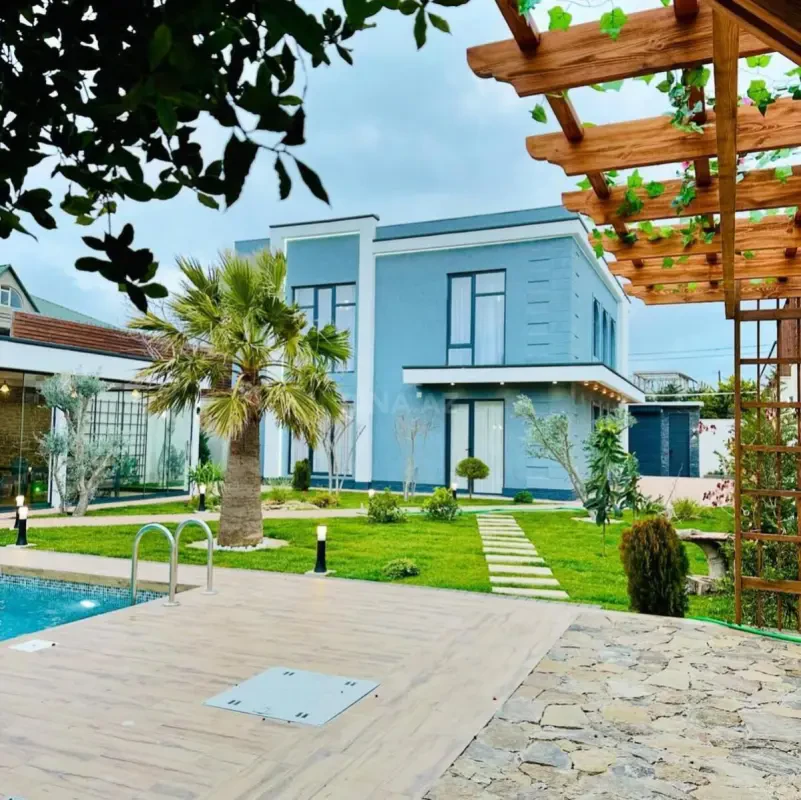 Kirayə verilir 5 otaqlı həyət evi 380 m²