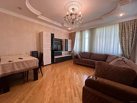 Kirayə verilir 2 otaqlı mənzil 90 m² — Bakı, Xətai 2 otaq 90.00 m²