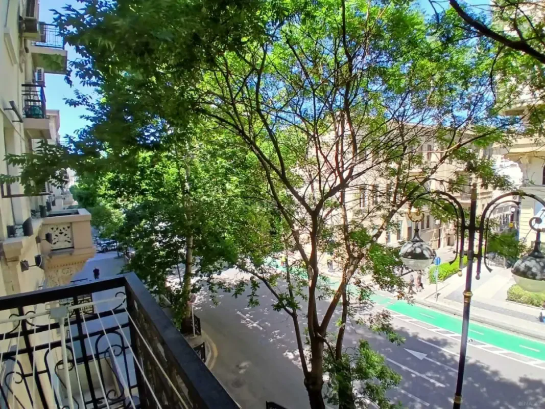 Kirayə verilir 4 otaqlı ofis 120 m²