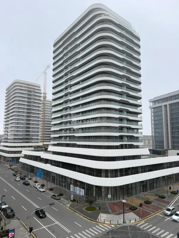 Kirayə verilir 4 otaqlı mənzil 220 m²