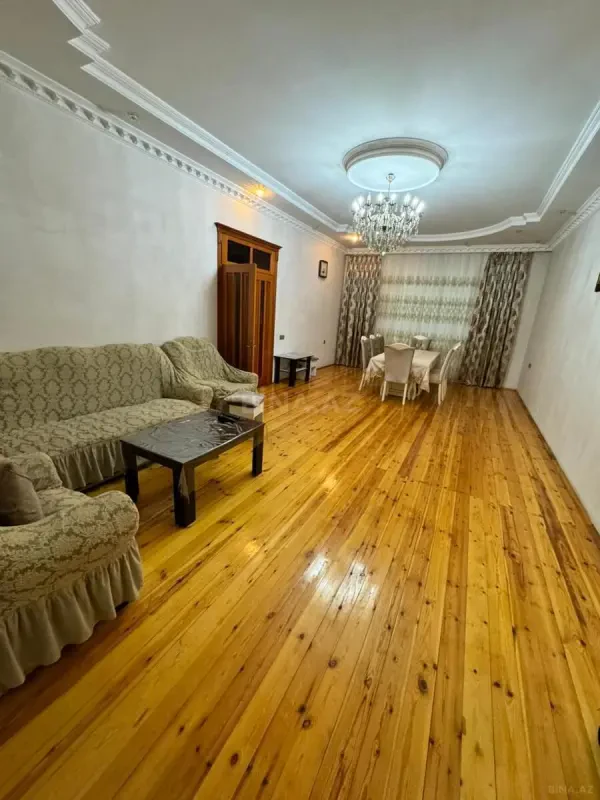 Satılır 7 otaqlı həyət evi 300 m²