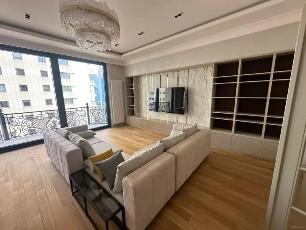Kirayə verilir 3 otaqlı mənzil 175 m²