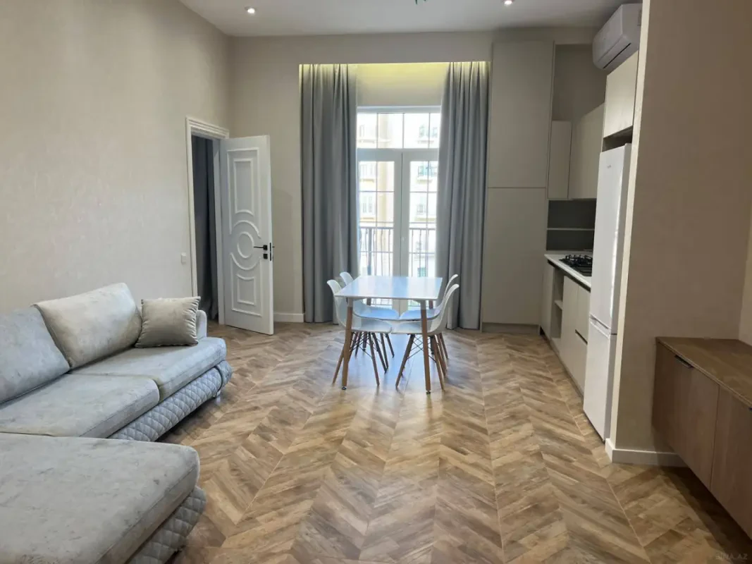 Kirayə verilir 2 otaqlı mənzil 68 m²
