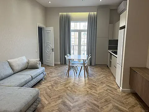 Kirayə verilir 2 otaqlı mənzil 68 m² — Bakı 2 otaq 68.00 m²