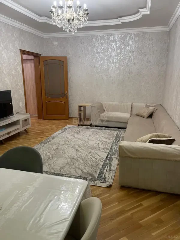 Kirayə verilir 3 otaqlı mənzil 110 m²