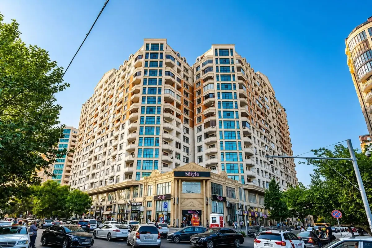 Satılır 3 otaqlı mənzil 120 m²