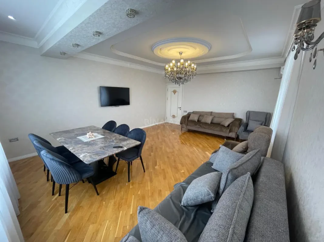 Kirayə verilir 3 otaqlı mənzil 127 m²