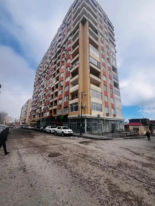 Satılır 2 otaqlı mənzil 105 m²