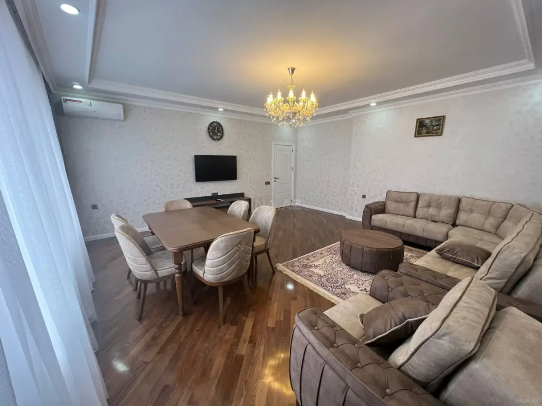 Kirayə verilir 3 otaqlı mənzil 120 m²