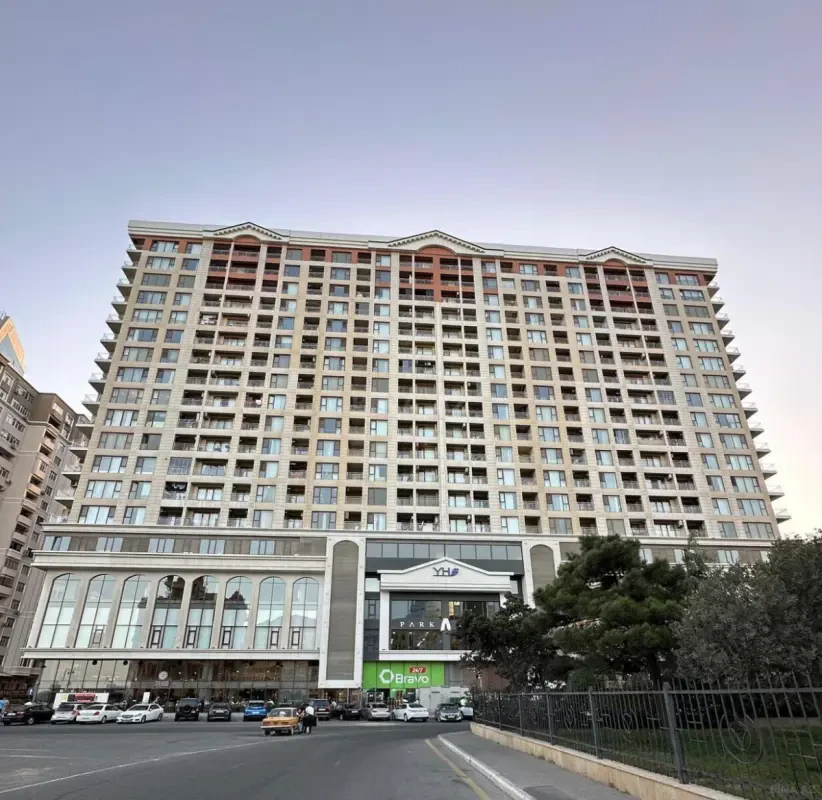 Kirayə verilir 3 otaqlı mənzil 141 m²