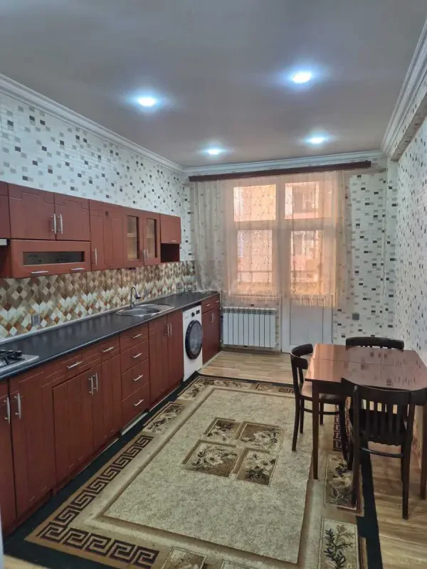 Kirayə verilir 2 otaqlı mənzil 80 m²