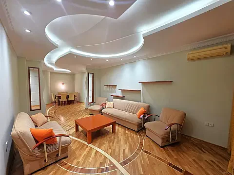 Kirayə verilir 3 otaqlı mənzil 132 m² — Bakı, Nərimanov 3 otaq 132.00 m²